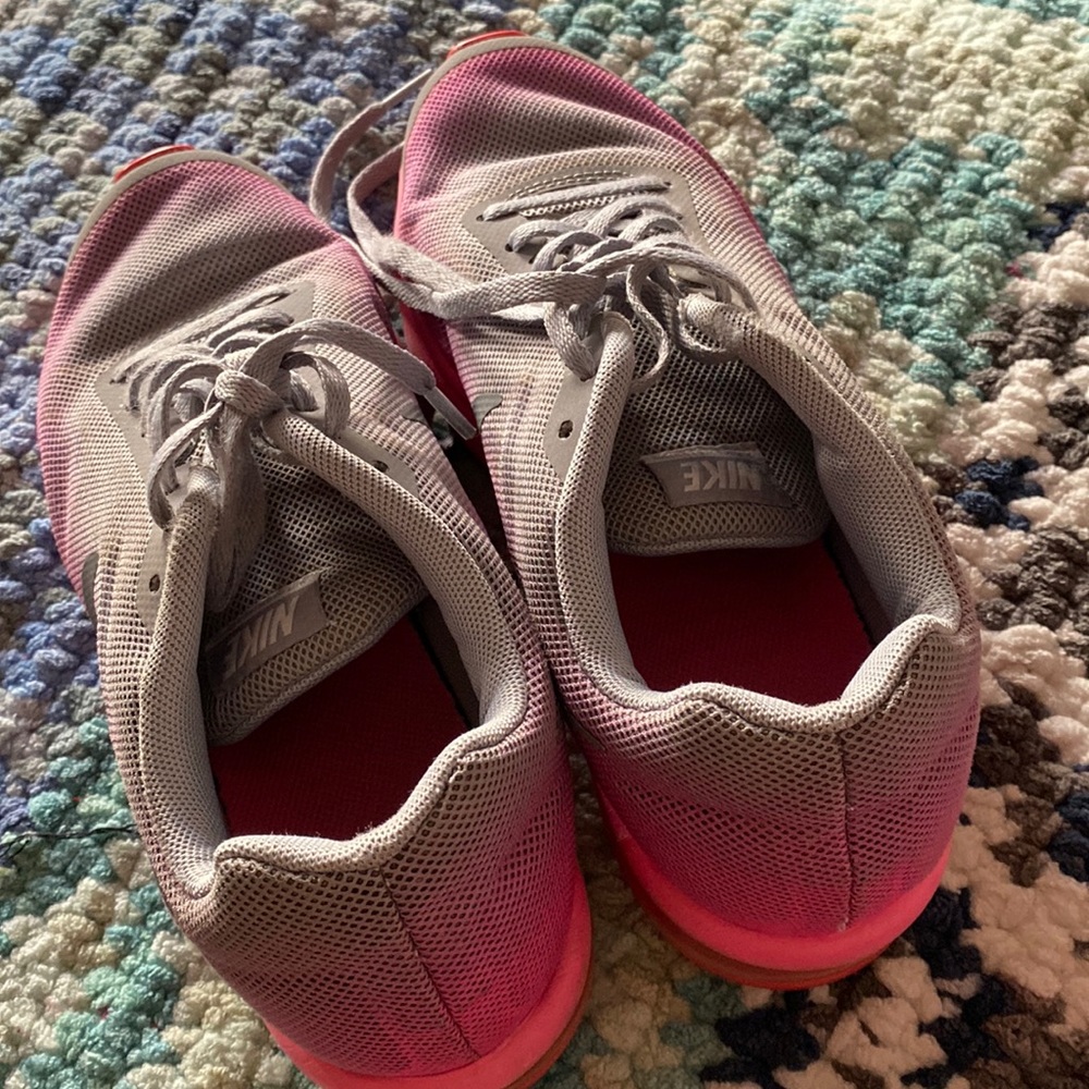 Nikes airmax Size 7 shoes - Picture 2 of 2